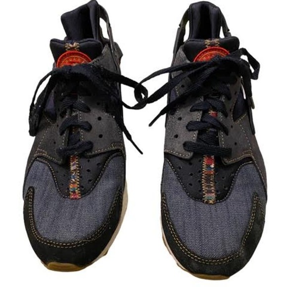 Nike Air Huarache sneakers  Size 9 Women - Picture 1 of 10